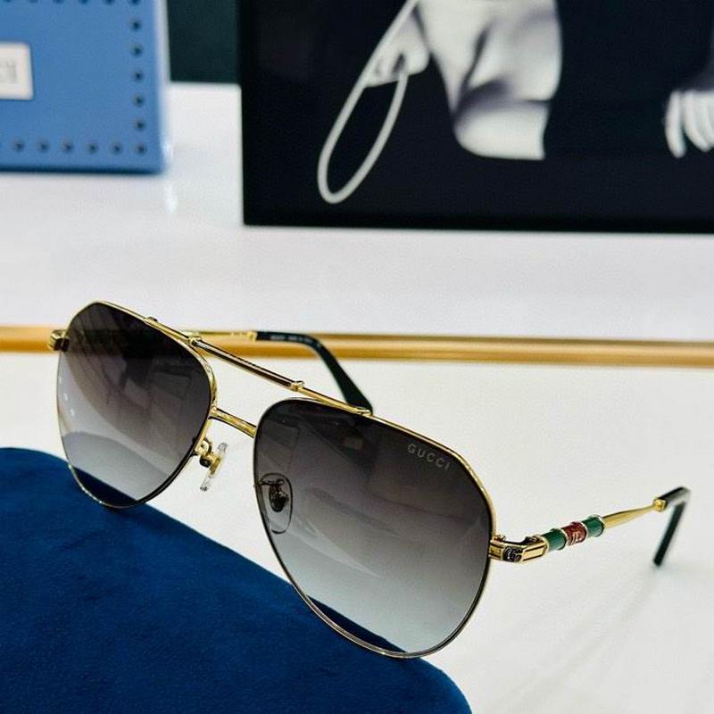 Gucci Sunglasses 552